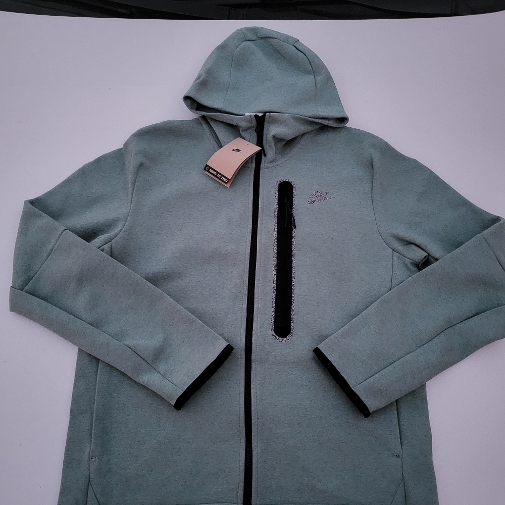 BRAND NEW WITH TAGS MEN'S NIKE TECH FLEECE REVIVAL HOODIE SIZE MEDIUM